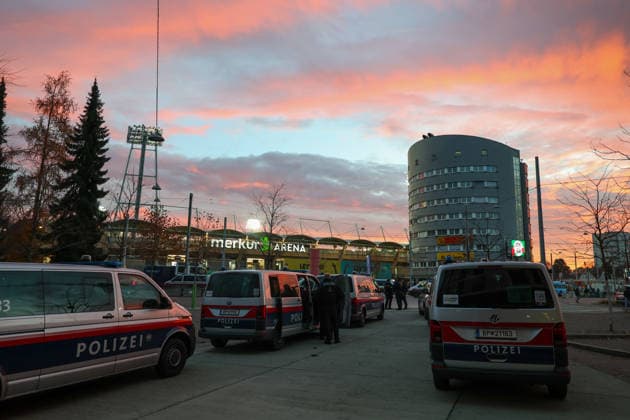 SOCCER - UEFA EL, Sturm vs Red Star GRAZ,AUSTRIA,11.DEC.25 - SOCCER - UEFA Europa League, SK Sturm Graz vs Red Star Belgrade. Image shows police in front of Merkur Arena.  GEPAxpictures xChrisxBauer