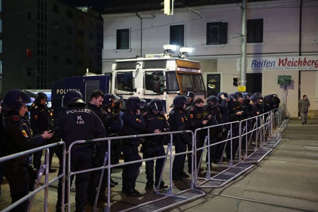 SOCCER - UEFA EL, Sturm vs Red Star GRAZ,AUSTRIA,11.DEC.25 - SOCCER - UEFA Europa League, SK Sturm Graz vs Red Star Belgrade. Image shows police (de-escalation wagon) in front of Merkur Arena.  GEPAxpictures xChrisxBauer