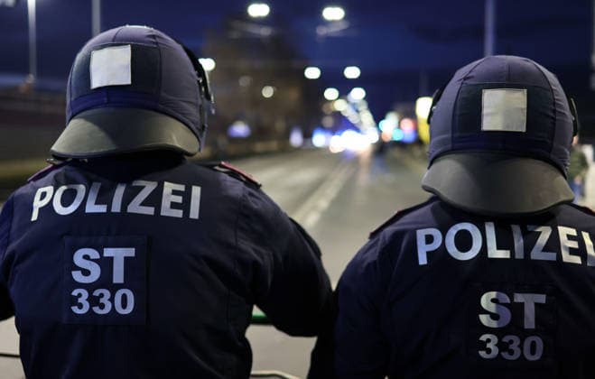 SOCCER - UEFA EL, Sturm vs Red Star GRAZ,AUSTRIA,11.DEC.25 - SOCCER - UEFA Europa League, SK Sturm Graz vs Red Star Belgrade. Image shows the police operation.  GEPAxpictures xWolfgangxGrebien
