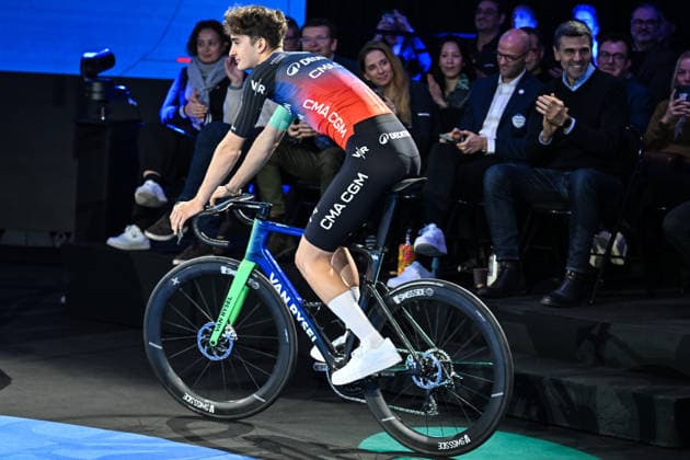 Decathlon - CMA CGM Cycling Team 2026 Presentation French rider Paul Seixas participates in the team presentation ahead of the coming 2026 season in Villeneuve d Ascq, France, on December 11, 2025. Villeneuve d Ascq France  Copyright: xGautierxDemouveauxx originalFilename:demouveaux-notitle251211_npUxf.jpg