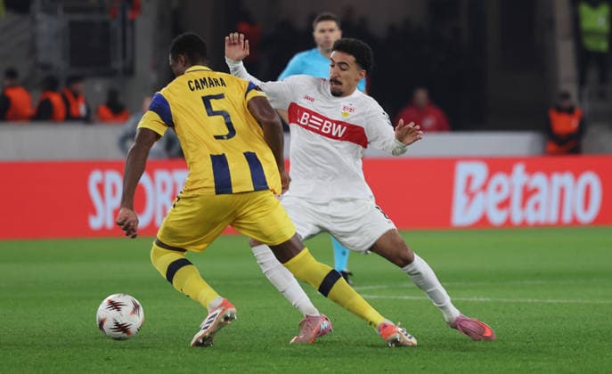 Stuttgart , Football UEFA Europa League VfB Stuttgart vs Maccabi Tel Aviv , from left Mohamed Ali Camara Tel Tiago Tomas VfB