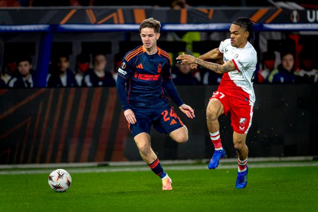 Nottingham Forest FC midfielder James McAtee, FC Utrecht midfielder Alonzo Engwanda during the match FC Utrecht vs Nottingham Forest FC at the Stadium de Galgenwaard for the Europa League League League phase Matchday 6 season 2025 2026 in UTRECHT, Netherlands on 11 december 2025, photo by Marcel van Dorst EYE4images DeFodi Images
