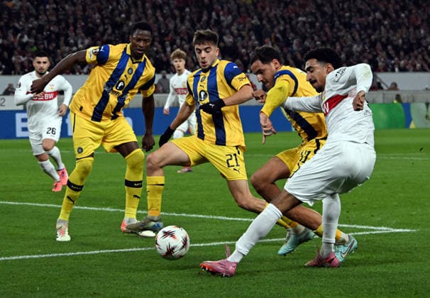 11 12 2025, xsltx, Football UEFA Europa League, VfB Stuttgart Maccabi Tel Aviv v l Noam Ben Harush Maccabi Tel Aviv ,Itay Ben Hamo Maccabi Tel Aviv , Tiago Tomas VfB Stuttgart Stuttgart