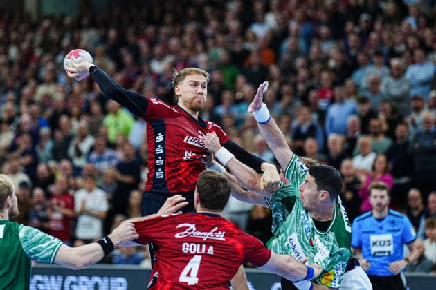 Throw Goal Simon Pytlick SG Flensburg Handewitt, 02 GER, SG Flensburg Handewitt vs Fuechse Berlin, Handball, Bundesliga, Matchday 16, Season 2026 2026, 11 12 2025 GER, SG Flensburg Handewitt vs Fuechse Berlin, Handball, Bundesliga, Matchday 16, Season 2026 2026, 11 12 2025 Flensburg Copyright: xEibner-Pressefoto MarcelxvonxFehrnx EP_MFN