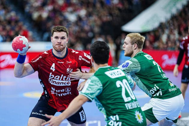Johannes Golla SG Flensburg Handewitt, 04 , Matthes Langhoff Fuechse Berlin, 25 GER, SG Flensburg Handewitt vs Fuechse Berlin, Handball, Bundesliga, Matchday 16, Season 2026 2026, 11 12 2025 GER, SG Flensburg Handewitt vs Fuechse Berlin, Handball, Bundesliga, Matchday 16, Season 2026 2026, 11 12 2025 Flensburg Copyright: xEibner-Pressefoto MarcelxvonxFehrnx EP_MFN