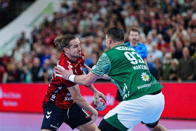 Kent Robin Toennesssen SG Flensburg Handewitt, 23 , Mijajlo Marsenic Fuechse Berlin, 93 GER, SG Flensburg Handewitt vs Fuechse Berlin, Handball, Bundesliga, Matchday 16, Season 2026 2026, 11 12 2025 GER, SG Flensburg Handewitt vs Fuechse Berlin, Handball, Bundesliga, Matchday 16, Season 2026 2026, 11 12 2025 Flensburg Copyright: xEibner-Pressefoto MarcelxvonxFehrnx EP_MFN