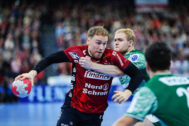 Simon Pytlick SG Flensburg Handewitt, 02 , Matthes Langhoff Fuechse Berlin, 25 GER, SG Flensburg Handewitt vs Fuechse Berlin, Handball, Bundesliga, Matchday 16, Season 2026 2026, 11 12 2025 GER, SG Flensburg Handewitt vs Fuechse Berlin, Handball, Bundesliga, Matchday 16, Season 2026 2026, 11 12 2025 Flensburg Copyright: xEibner-Pressefoto MarcelxvonxFehrnx EP_MFN