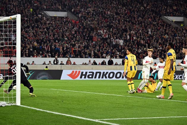 11 12 2025, xsltx, Football UEFA Europa League, VfB Stuttgart Maccabi Tel Aviv v l Roi Mishpati Maccabi Tel Aviv , Lorenz Assigon VfB Stuttgart Goal scored, scored the goal to 0 Stuttgart