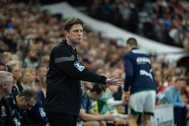 DAIKIN HBL SG Flensburg Handewitt vs Füchse Berlin 11 12 25 Nicolej Krickau coach, Füchse Berlin gestures DAIKIN HBL SG Flensburg Handewitt vs Füchse Berlin, GP JOULE Arena on 11 12 25 Copyright: xBEAUTIFULxSPORTS MarioxM.xKobergx