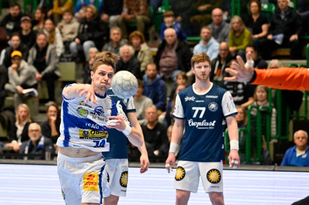 GER, 1 DAIKIN HBL, BHC06, BHC06 ThSV Eisenach, 16 Matchday 11 12 2025,Wuppertal ,Unihalle, GER, 1 DAIKIN HBL, 16 Matchday BHC06 ThSV Eisenach 1 Liqui Moly HBL regulations prohibit any use of photographs as image sequences and or quasi video in the picture Vincent Büchner THSV Eisenach 74 NordphotoxGmbHx xFreund nph00018