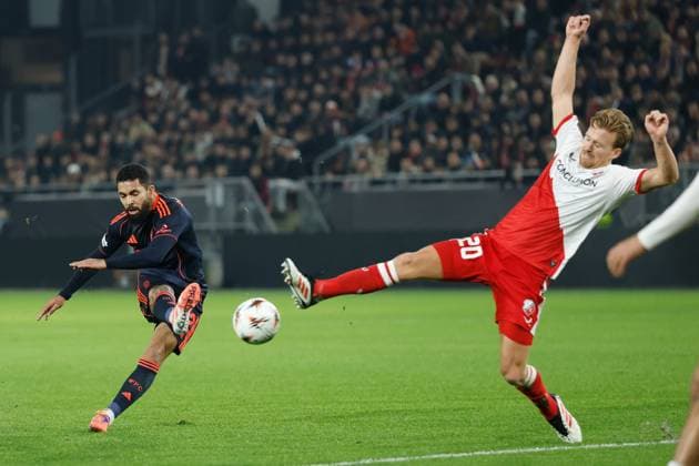 UTRECHT , 11-12-2025 , Stadium Galgenwaard , season 2025 2026 , UEFA Europa League football , League phase Matchday 6 , match between FC Utrecht and Nottingham Forrest , picture shows Nottingham Forest player Douglas Luiz, FC Utrecht player Dani de Wit Utrecht - Nottingham Forrest  x200122051x Copyright: