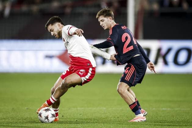 UTRECHT - (l-r) Souffian El Karouani of FC Utrecht and James McAtee of Nottingham Forest during the UEFA Europa League match between FC Utrecht and Nottingham Forest at Galgenwaard Stadium on December 11, 2025, in Utrecht, Netherlands. ANP ROBIN VAN LONKHUIJSEN UEFA Europa League matchday 6 2025-2026 xVIxANPxSportx xxANPxIVx 544596215 originalFilename: 544596215.jpg