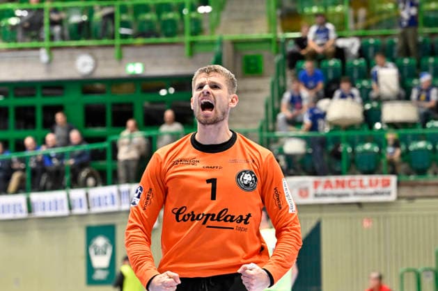 GER, 1 DAIKIN HBL, BHC06, BHC06 ThSV Eisenach, 16 Matchday 11 12 2025,Wuppertal ,Unihalle, GER, 1 DAIKIN HBL, 16 Matchday BHC06 ThSV Eisenach 1 Liqui Moly HBL regulations prohibit any use of photographs as image sequences and or quasi video in the picture Christopher Rudeck BHC 01 cheers NordphotoxGmbHx xFreund nph00018