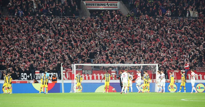 Stuttgart, Football UEFA Europa League, Season 2025 2026, VfB Stuttgart vs Maccabi Tel Aviv,VfB fans with scarf