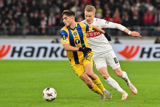 Europa League VfB Stuttgart Maccabi Tel Aviv 11 12 2025 STUTTGART, GERMANY 11 DECEMBER in the duel Noam Ben HARUSH Maccabi Tel Aviv 21 and Chris FÜHRICH VfB Stuttgart 10 during the match between VfB Stuttgart and Maccabi Tel Aviv on matchday 6 of the UEFA Europa League league phase at the MHP Arena Copyright: xBEAUTIFULxSPORTS Goldbergx