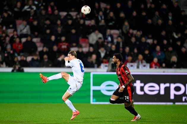 Midtjylland v KRC Genk - UEFA Europa League MIDTJYLLAND, DENMARK - DECEMBER 11 : Smets Matte defender of KRC Genk and Brumado Junior forward of Midtjylland during the UEFA Europa League 2025 26 League Phase MD6 match between Midtjylland and KRC Genk on December 11, 2025 in Midtjylland, Denmark, 11 12 2025 Midtjylland Denmark  Copyright: xTomasxSiskx