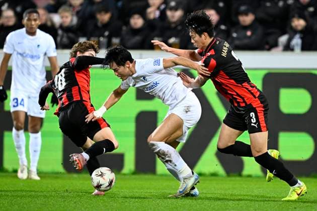 Midtjylland v KRC Genk - UEFA Europa League MIDTJYLLAND, DENMARK - DECEMBER 11 : Andreasen Valdemar midfielder of Midtjylland, Oh Hyeon-Gyu forward of KRC Genk and Lee Han-Beom defender of Midtjylland during the UEFA Europa League 2025 26 League Phase MD6 match between Midtjylland and KRC Genk on December 11, 2025 in Midtjylland, Denmark, 11 12 2025 Midtjylland Denmark  Copyright: xTomasxSiskx
