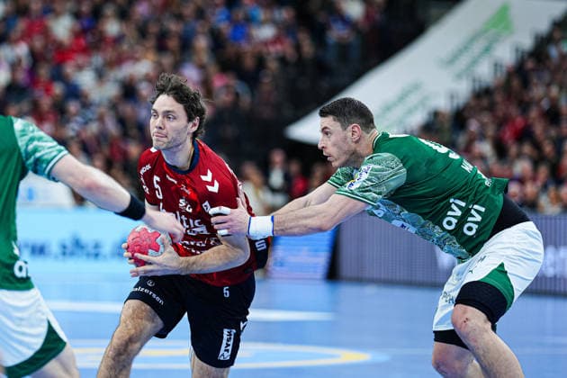 Niclas Kirkeloekke SG Flensburg Handewitt, 05 , Mijajlo Marsenic Fuechse Berlin, 93 GER, SG Flensburg Handewitt vs Fuechse Berlin, Handball, Bundesliga, Matchday 16, Season 2026 2026, 11 12 2025 GER, SG Flensburg Handewitt vs Fuechse Berlin, Handball, Bundesliga, Matchday 16, Season 2026 2026, 11 12 2025 Flensburg Copyright: xEibner-Pressefoto MarcelxvonxFehrnx EP_MFN