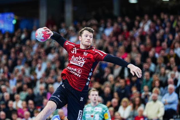 Throw Goal Emil Manfeldt Jakobsen SG Flensburg Handewitt, 31 GER, SG Flensburg Handewitt vs Fuechse Berlin, Handball, Bundesliga, Matchday 16, Season 2026 2026, 11 12 2025 GER, SG Flensburg Handewitt vs Fuechse Berlin, Handball, Bundesliga, Matchday 16, Season 2026 2026, 11 12 2025 Flensburg Copyright: xEibner-Pressefoto MarcelxvonxFehrnx EP_MFN