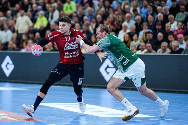 Marco Grgic SG Flensburg Handewitt, 17 , Max Darj Fuechse Berlin, 05 GER, SG Flensburg Handewitt vs Fuechse Berlin, Handball, Bundesliga, Matchday 16, Season 2026 2026, 11 12 2025 GER, SG Flensburg Handewitt vs Fuechse Berlin, Handball, Bundesliga, Matchday 16, Season 2026 2026, 11 12 2025 Flensburg Copyright: xEibner-Pressefoto MarcelxvonxFehrnx EP_MFN