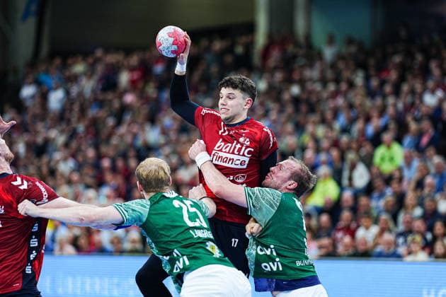 Matthes Langhoff Fuechse Berlin, 25 , Marco Grgic SG Flensburg Handewitt, 17 , Max Darj Fuechse Berlin, 05 GER, SG Flensburg Handewitt vs Fuechse Berlin, Handball, Bundesliga, Matchday 16, Season 2026 2026, 11 12 2025 GER, SG Flensburg Handewitt vs Fuechse Berlin, Handball, Bundesliga, Matchday 16, Season 2026 2026, 11 12 2025 Flensburg Copyright: xEibner-Pressefoto MarcelxvonxFehrnx EP_MFN