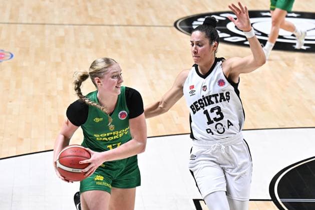 Besiktas BOA v Sopron Basket - FIBA Women’s EuroCup ISTANBUL, TURKIYE – DECEMBER 11: Besiktas BOA player Nikolina Milic (13) in action against Sopron Basket player Tara Wallack (17)) during the FIBA Women’s EuroCup playoff first leg match between Besiktas BOA and Sopron Basket in Istanbul, Turkiye on December 11, 2025. Cem Tekkesinoglu Anadolu Istanbul Turkey. Editorial use only. Please get in touch for any other usage.  Copyright: x2025xAnadoluxCemxTekkesinoglux