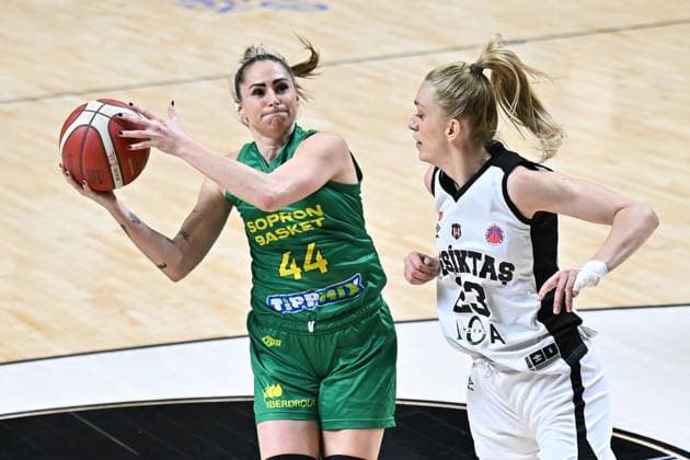 Besiktas BOA v Sopron Basket - FIBA Women’s EuroCup ISTANBUL, TURKIYE – DECEMBER 11: Besiktas BOA player Meltem Yildizhan (23) in action against Sopron Basket player Vivien Borondy (44) during the FIBA Women’s EuroCup playoff first leg match between Besiktas BOA and Sopron Basket in Istanbul, Turkiye on December 11, 2025. Cem Tekkesinoglu Anadolu Istanbul Turkey. Editorial use only. Please get in touch for any other usage.  Copyright: x2025xAnadoluxCemxTekkesinoglux