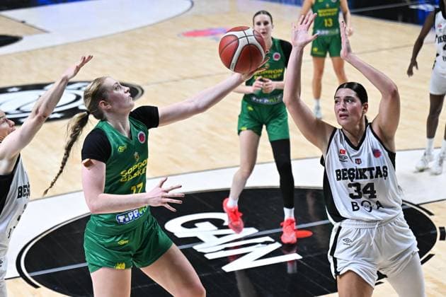 Besiktas BOA v Sopron Basket - FIBA Women’s EuroCup ISTANBUL, TURKIYE - DECEMBER 11: Besiktas BOA player Maria Emmanouela Fasoula (34) in action against Sopron Basket player Tara Wallack (L) during the FIBA Women’s EuroCup playoff first leg match between Besiktas BOA and Sopron Basket in Istanbul, Turkiye on December 11, 2025. Cem Tekkesinoglu Anadolu Istanbul Turkey. Editorial use only. Please get in touch for any other usage.  Copyright: x2025xAnadoluxCemxTekkesinoglux