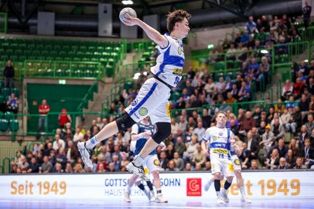 11 12 2025, Handball, HBL, Bergischer HC ThSV Eisenach, Unihalle Wuppertal Tillmann Leu Eisenach 99 throws on goal North Rhine-Westphalia Germany