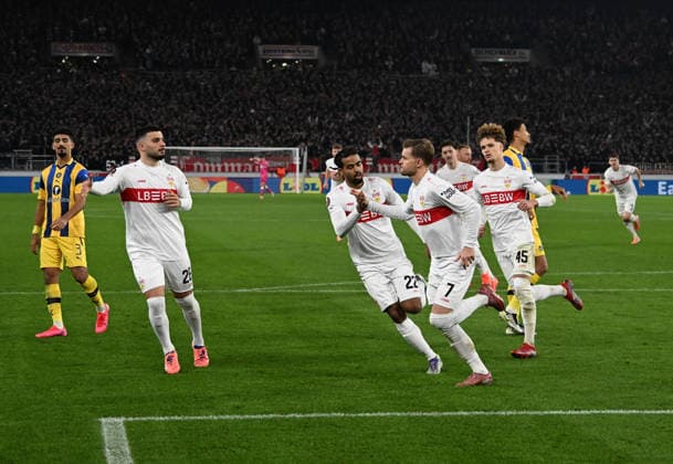 11 12 2025, xsltx, Football UEFA Europa League, VfB Stuttgart Maccabi Tel Aviv v l Maximilian Mittelstädt VfB Stuttgart celebrate the goal, The goal celebration for 3 0 Stuttgart