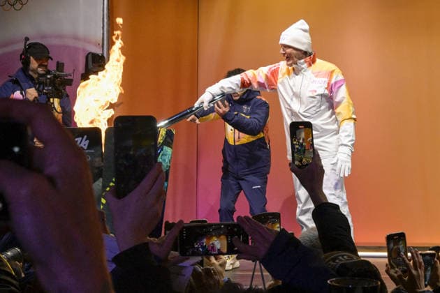 THE OLYMPIC TORCH ARRIVES IN PIAZZA SANTISSIMA ANNUNZIATA IN FLORRENCE during Olympic Torch Relay, Olympic Winter games, Winterspiele,Spiele, Summer games Milano-Cortina 2026 in Florence, Italy, December 11 2025  Copyright: xJacopoxCane IPAxSportx xipa-agency.netx xx IPA_69036207 IPA_Agency_IPA69036207