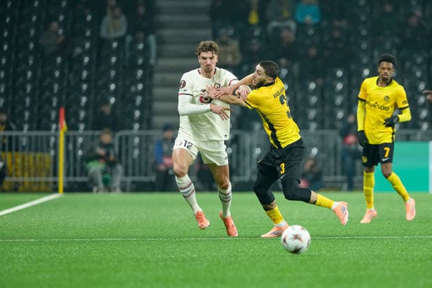 Switzerland UEFA Europa League 2025 26, BSC Young Boys vs LOSC Lille Stadion Wankdorf, Bern Thomas Meunier 12 Lille in duel with Jaouen Hadjam 3 Young Boys Bern Stadion Wankdorf Bern Switzerland Copyright: xKjetilxWaberx