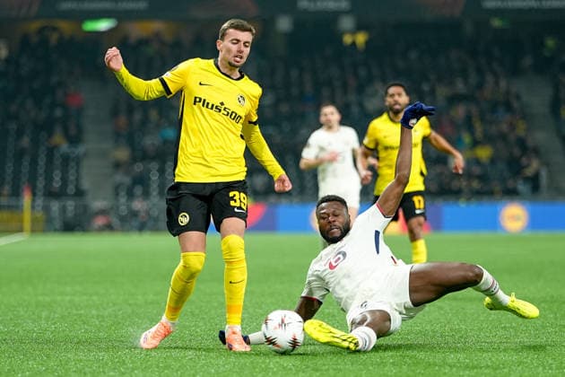 Switzerland UEFA Europa League 2025 26, BSC Young Boys vs LOSC Lille Stadion Wankdorf, Bern Chancel Mbemba 18 Lille in duel with Darian Males 39 Young Boys Bern Stadion Wankdorf Bern Switzerland Copyright: xKjetilxWaberx