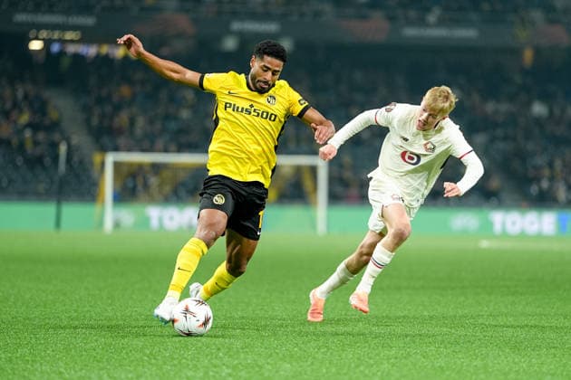 Switzerland UEFA Europa League 2025 26, BSC Young Boys vs LOSC Lille Stadion Wankdorf, Bern Saidy Janko 17 Young Boys in duel with Hakon Arnar Haraldsson 10 Lille Bern Stadion Wankdorf Bern Switzerland Copyright: xKjetilxWaberx