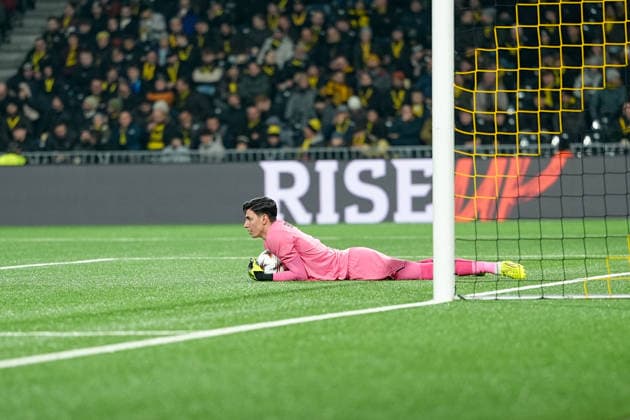 Switzerland UEFA Europa League 2025 26, BSC Young Boys vs LOSC Lille Stadion Wankdorf, Bern Goalkeeper Berke Ozer 1 Lille in action Bern Stadion Wankdorf Bern Switzerland Copyright: xKjetilxWaberx
