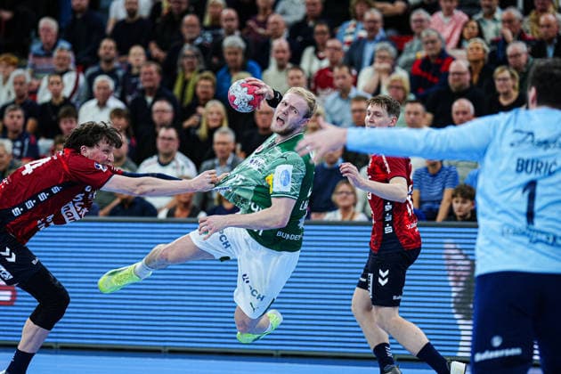 Throw Goal Matthes Langhoff Fuechse Berlin, 25 GER, SG Flensburg Handewitt vs Fuechse Berlin, Handball, Bundesliga, Matchday 16, Season 2026 2026, 11 12 2025 GER, SG Flensburg Handewitt vs Fuechse Berlin, Handball, Bundesliga, Matchday 16, Season 2026 2026, 11 12 2025 Flensburg Copyright: xEibner-Pressefoto MarcelxvonxFehrnx EP_MFN