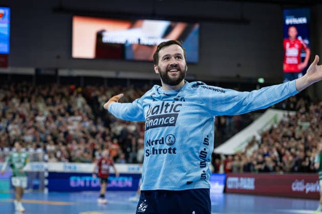 DAIKIN HBL SG Flensburg Handewitt vs Füchse Berlin 11 12 25 Benjamin Buric No 01, SG Flensburg Handewitt DAIKIN HBL SG Flensburg Handewitt vs Füchse Berlin, GP JOULE Arena on 11 12 25 Copyright: xBEAUTIFULxSPORTS MarioxM.xKobergx