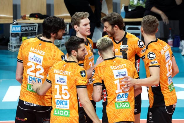 DEU, Champions League, BR Volleys vs Las Palmas, 11 12 2025, Max Schmeling Halle, Berlin, DEU, Champions League, BR Volleys vs Las Palmas, in the picture BR Volleys players circle nordphotoxGmbHx xEngler nph00076