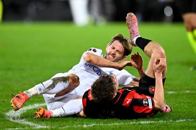 Midtjylland v KRC Genk - UEFA Europa League MIDTJYLLAND, DENMARK - DECEMBER 11 : Hrosovsky Patrik midfielder of KRC Genk and Bak Jensen Victor defender of Midtjylland during the UEFA Europa League 2025 26 League Phase MD6 match between Midtjylland and KRC Genk on December 11, 2025 in Midtjylland, Denmark, 11 12 2025 Midtjylland Denmark  Copyright: xTomasxSiskx