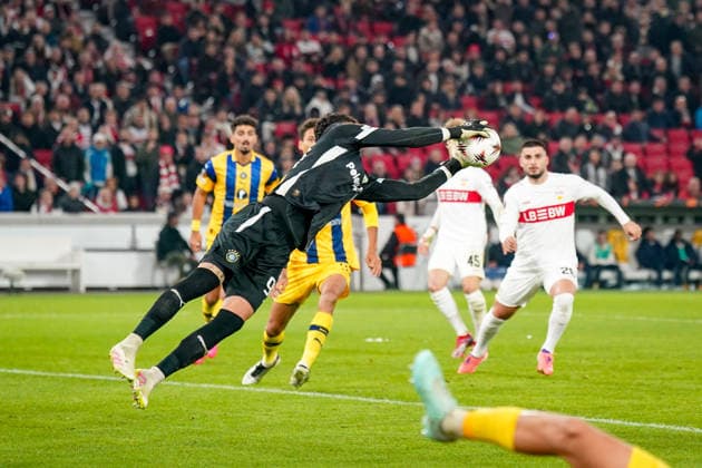 Football UEFA Europa League 2025 26, Matchday 6 VfB Stuttgart vs Maccabi Tel Aviv FC Arena Stuttgart Germany Roei Mishpati Maccabi Tel Aviv, 90 Copyright: xJOERANxSTEINSIEKx