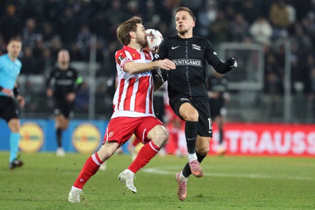 SOCCER - UEFA EL, Sturm vs Red Star GRAZ,AUSTRIA,11.DEC.25 - SOCCER - UEFA Europa League, SK Sturm Graz vs Red Star Belgrade. Image shows Aleksandar Katai (Red Star) and Tomi Horvat (Sturm).  GEPAxpictures xChrisxBauer