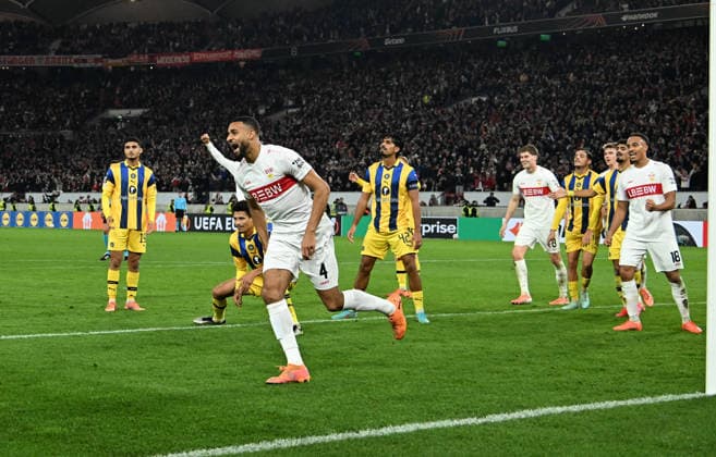 11 12 2025, xsltx, Football UEFA Europa League, VfB Stuttgart Maccabi Tel Aviv v l Josha Vagnoman VfB Stuttgart , celebrate the goal, The goal celebration for 4 1 Stuttgart