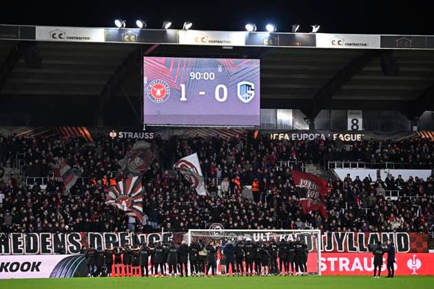 Midtjylland v KRC Genk - UEFA Europa League MIDTJYLLAND, DENMARK - DECEMBER 11 : players of Midtjylland greeting the supporters during the UEFA Europa League 2025 26 League Phase MD6 match between Midtjylland and KRC Genk on December 11, 2025 in Midtjylland, Denmark, 11 12 2025 Midtjylland Denmark  Copyright: xTomasxSiskx