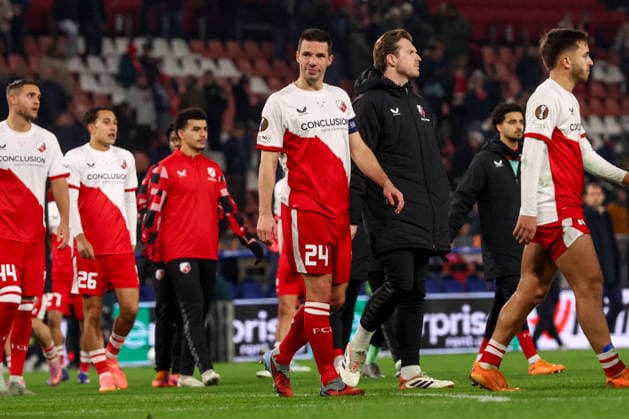 2025-12-11 FC Utrecht v Nottingham Forest FC - UEFA Europa League 2025 26 League Phase MD6 UTRECHT, NETHERLANDS - DECEMBER 11: Nick Viergever of FC Utrecht looks on during the UEFA Europa League 2025 26 League Phase MD6 match between FC Utrecht and Nottingham Forest FC at Stadion Galgenwaard on December 11, 2025 in Utrecht, Netherlands. Utrecht Stadion Galgenwaard Netherlands Content not available for redistribution in The Netherlands directly or indirectly through any third parties. Copyright: xBenxGalx