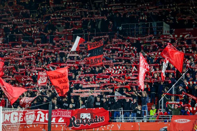 UEFA Europa League 2025 SK Brann Fenerbahce Bergen 20251211 Brann supporters before the UEFA Europa League match between SK Brann and Fenerbahce at Brann Stadium Photo Paul S Amundsen NTB Bergen Norway EDITORIAL USE ONLY RESTRICTED USE FOR BETTING COMPANIES  Copyright: xPaulxS.xAmundsenx xNTBx