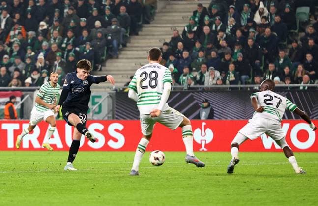 Findlay Curtis of Rangers has a shot Ferencvaros v Rangers, UEFA Europa League, Group Stage, Football, Groupama Arena, Budapest, Hungary - 11 Dec 2025Budapest Groupama Arena Hungary EDITORIAL USE ONLY No use with unauthorised audio, video, data, fixture lists, club league logos or live services. Online in-match use limited to 120 images, no video emulation. No use in betting, games or single club league player publications.  Copyright: xMichaelxZemanek Shutterstockx 16080575bk