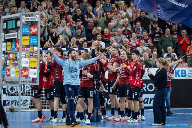 DAIKIN HBL SG Flensburg Handewitt vs Füchse Berlin 11 12 25 Cheers after victory Team SG Flensburg Handewitt DAIKIN HBL SG Flensburg Handewitt vs Füchse Berlin, GP JOULE Arena on 11 12 25 Copyright: xBEAUTIFULxSPORTS MarioxM.xKobergx