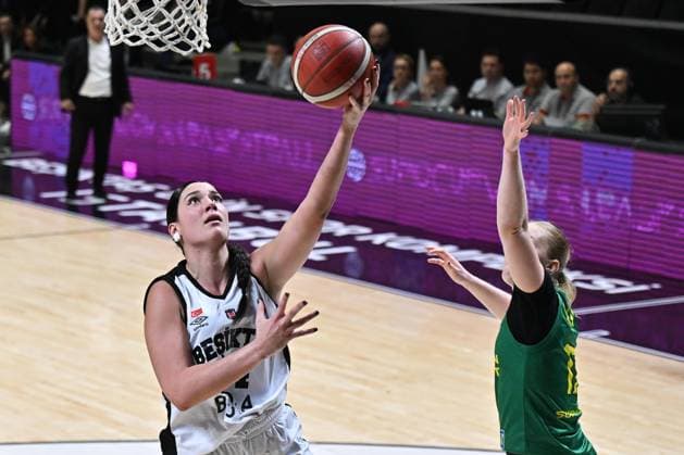 Besiktas BOA v Sopron Basket - FIBA Women’s EuroCup ISTANBUL, TURKIYE - DECEMBER 11: Besiktas BOA player Maria Emmanouela Fasoula (34) in action against Sopron Basket player Friskovec Zala (R) during the FIBA Women’s EuroCup playoff first leg match between Besiktas BOA and Sopron Basket in Istanbul, Turkiye on December 11, 2025. Cem Tekkesinoglu Anadolu Istanbul Turkey. Editorial use only. Please get in touch for any other usage.  Copyright: x2025xAnadoluxCemxTekkesinoglux