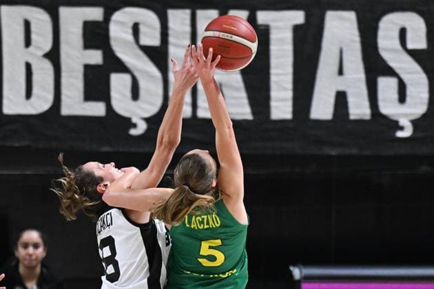 Besiktas BOA v Sopron Basket - FIBA Women’s EuroCup ISTANBUL, TURKIYE - DECEMBER 11: Besiktas BOA player Gulsah Duman Bicakci (L) in action against Sopron Basket player Sara Laczko (5) during the FIBA Women’s EuroCup playoff first leg match between Besiktas BOA and Sopron Basket in Istanbul, Turkiye on December 11, 2025. Cem Tekkesinoglu Anadolu Istanbul Turkey. Editorial use only. Please get in touch for any other usage.  Copyright: x2025xAnadoluxCemxTekkesinoglux