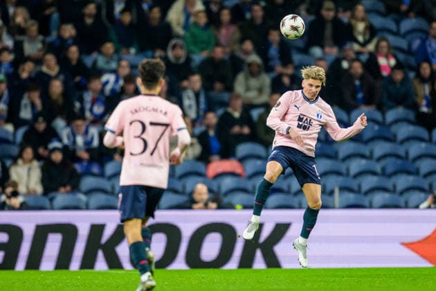 251211 Jens Stryger Larsen of Malmö FF during the Europa League football match between Porto and Malmö FF on December 11, 2025 in Porto Photo Ludvig Thunman BILDBYRAN kod LT LT0761 fotboll football soccer fotball uefa europa league europa league porto malmö ff bbeng  Copyright: LUDVIGxTHUNMAN BB251211LT049